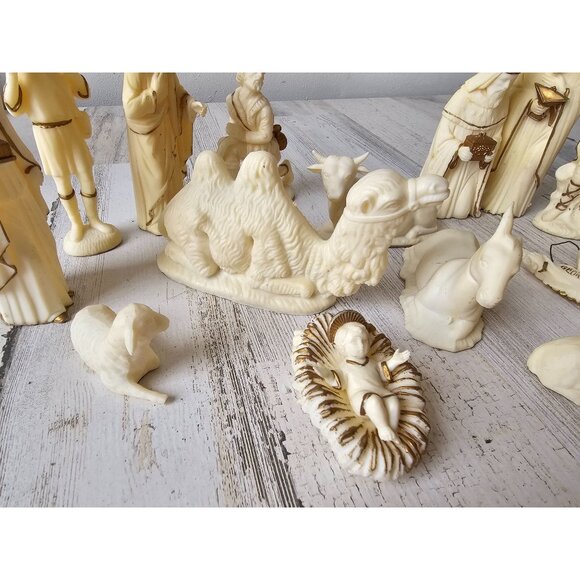 Vintage Hong Kong plastic nativity Wiseman animals village Jesus donkey camel co - Picture 3 of 8